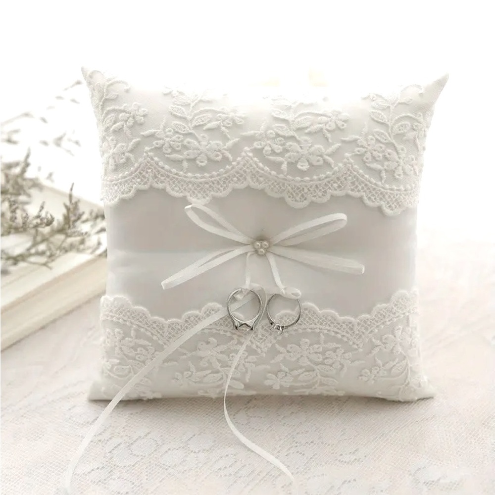 Wedding Ring bearer pillow,lace top &bottom. Satin ribbon for rings. NIP 7.5x7.5